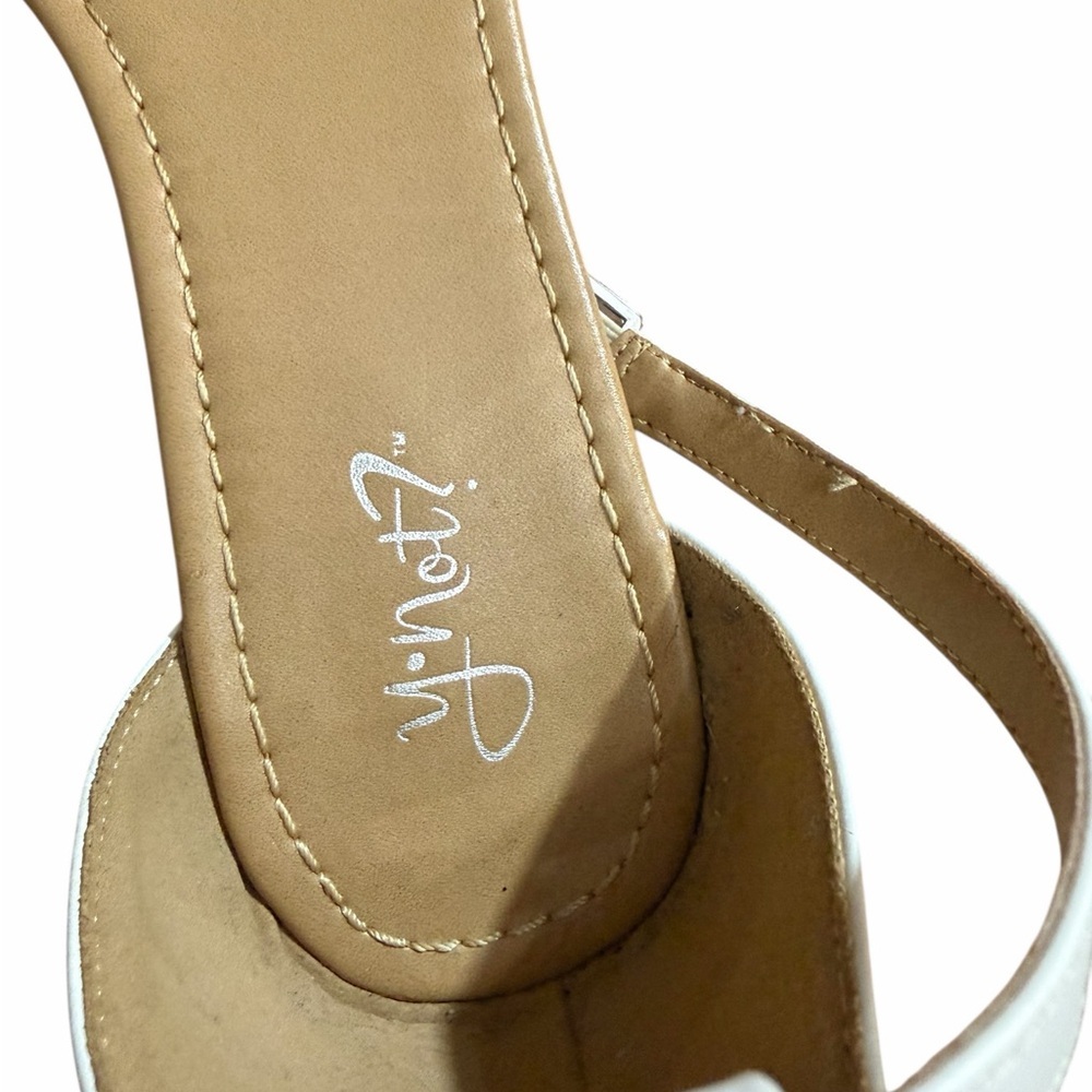 Chic Cream Ruffle Sandals - Picture 5 of 7